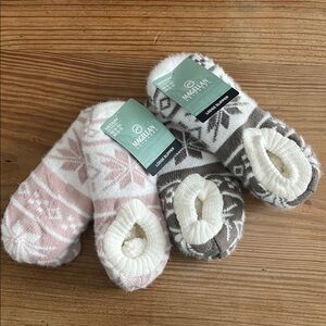 NWT 2 Pairs of Magellan Outdoors Lodge Slipper Socks